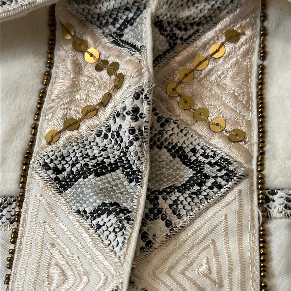 Women's Embroidered Jacket - Picture 5 of 16
